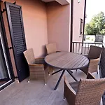 Apartment I&I